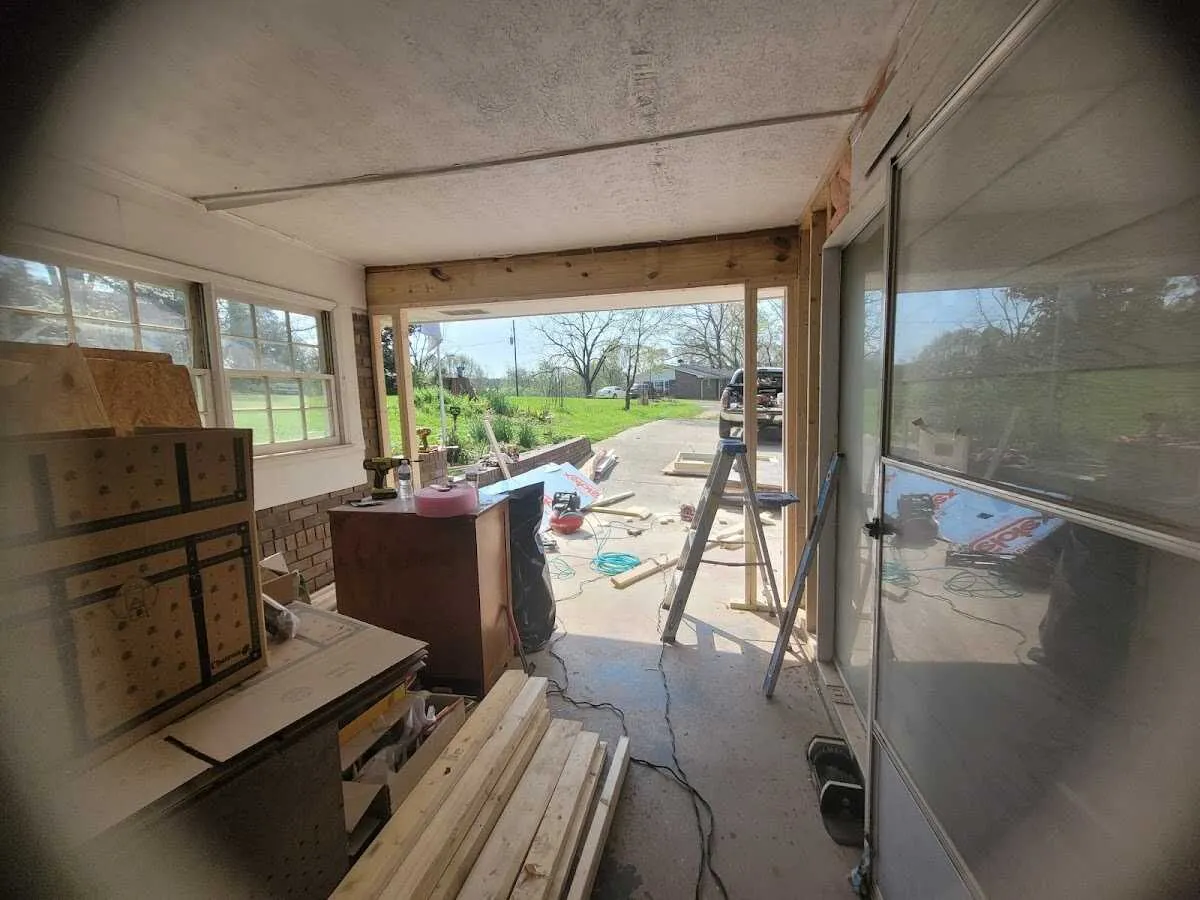 Air movers and dehumidifier for Drying & Dehumidification in Shippensburg